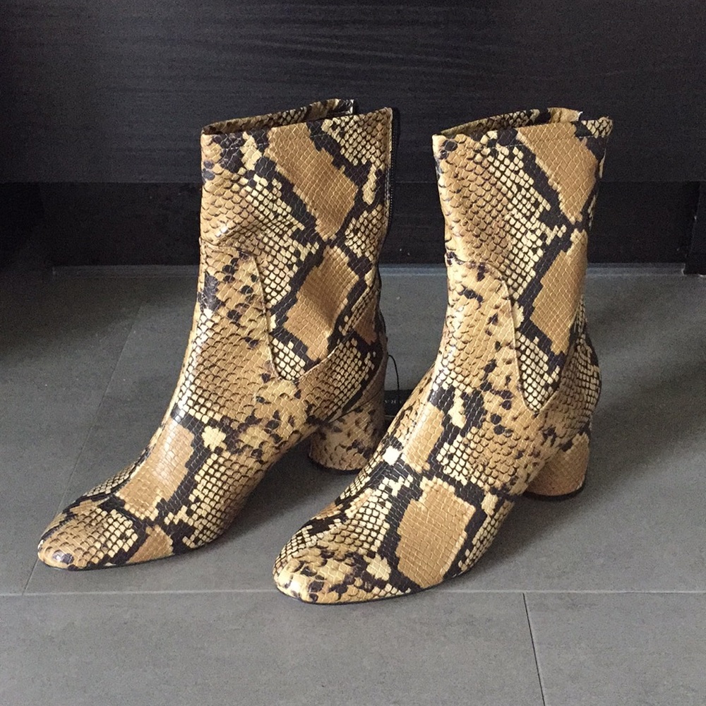 NWT Zara Snake Skin Leather Boots